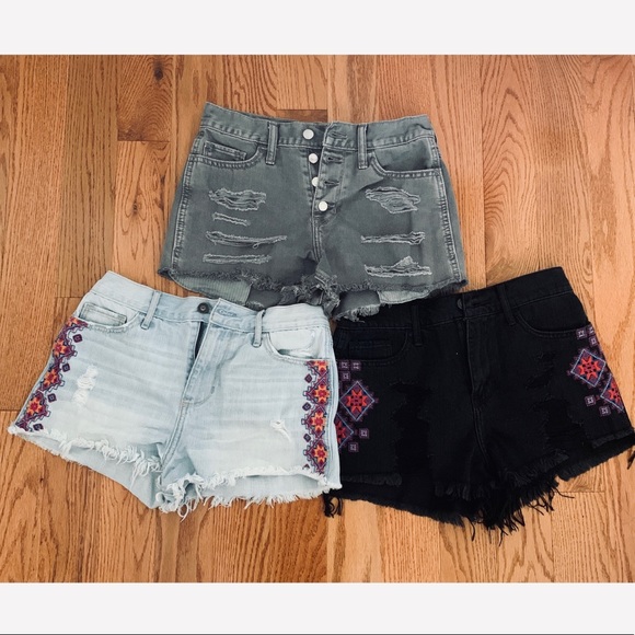 🔥🔥🔥 Bundle of 3 Hollister high rise shorts - Picture 1 of 15